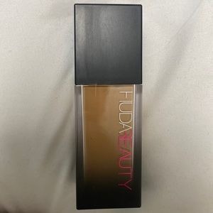 Huda Beauty Foundation Tres Leches 320 G